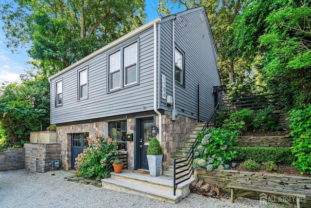 view of front facade featuring a garage