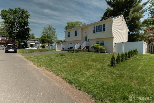 128 Jay St, Middlesex, NJ 08846 - split foyer home with driveway and a garage