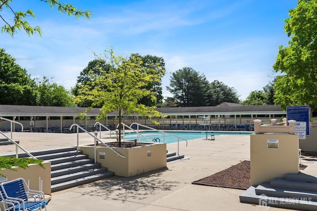 40 Rutland Ln Unit 40C, Monroe, NJ 08831 - community pool with a patio