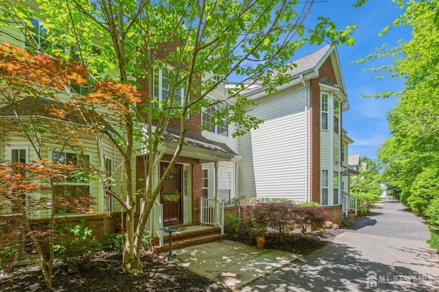 60 Forest Dr, Piscataway, NJ 08854 - photo 2