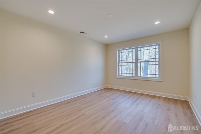 90 Hancock Rd, Piscataway, NJ 08854 - spare room featuring light wood-style flooring and recessed lighting