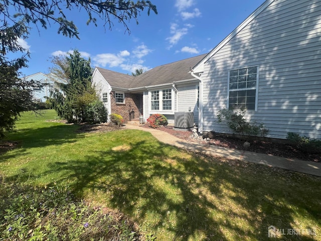 16 Canterbury Dr, Monroe, NJ 08831 - photo 1