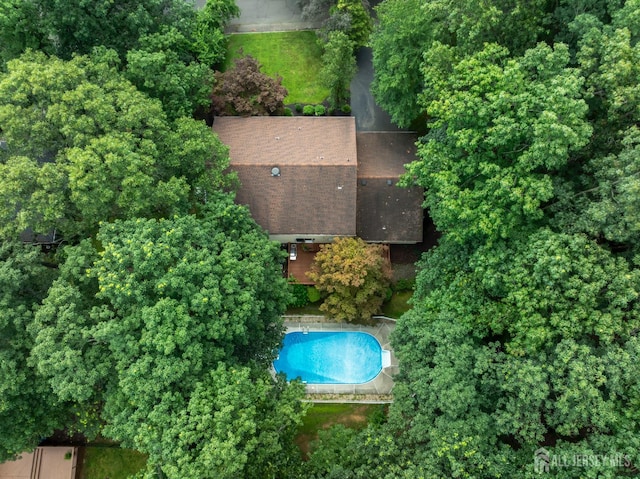 20 Buffalo Run, East Brunswick, NJ 08816 - view of subject property featuring a pool