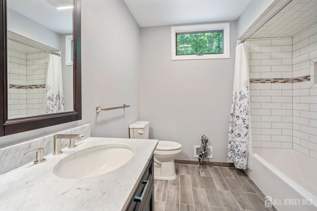 20 Buffalo Run, East Brunswick, NJ 08816 - full bath with vanity, wood finish floors, and shower / tub combo