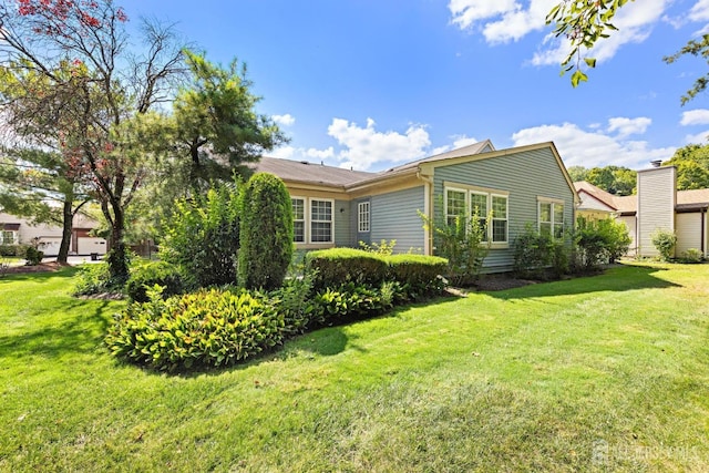 15-A Betsy Ross Dr, Monroe, NJ 08831 - view of side of property featuring a yard