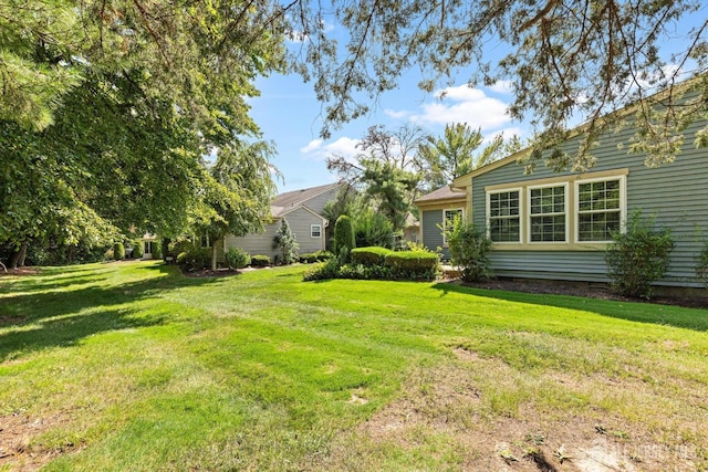 15-A Betsy Ross Dr, Monroe, NJ 08831 - view of green lawn