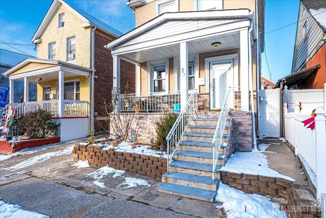 view of front of house with covered porch