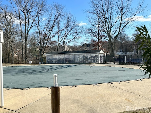 view of swimming pool