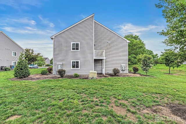 8113 Tamarron Dr, Plainsboro, NJ 08536 - back of house featuring a lawn