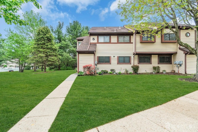 view of front of property with a front yard