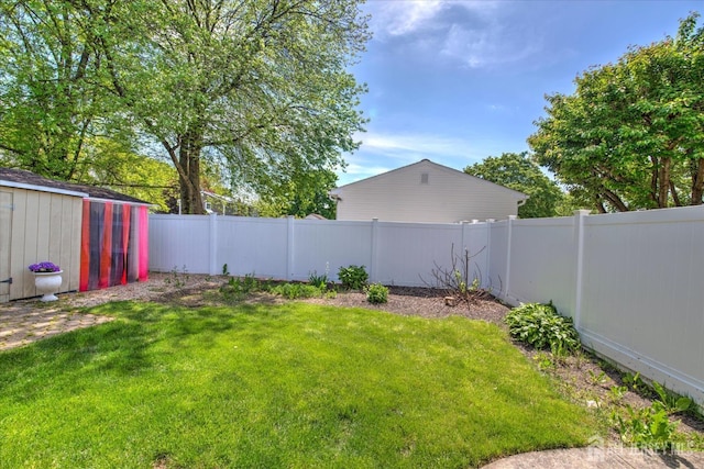 7 Mill Rd, Jamesburg, NJ 08831 - view of yard