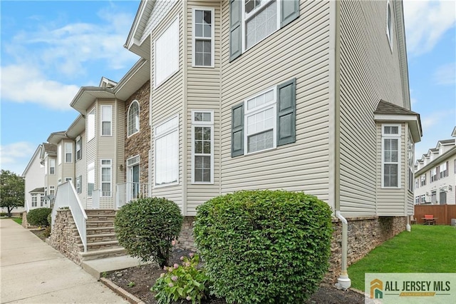 1435 Barnhardt Ln Unit 604, Rahway, NJ 07065 - photo 3
