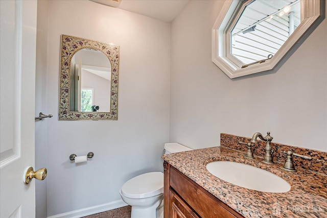 878 Beatrice Pkwy, Edison, NJ 08820 - half bath with toilet, vanity, and baseboards