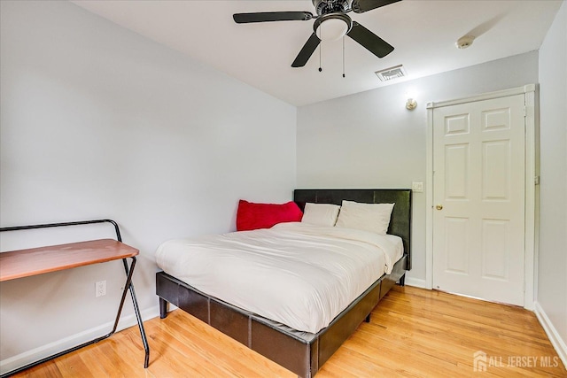 878 Beatrice Pkwy, Edison, NJ 08820 - bedroom featuring wood finished floors, baseboards, and ceiling fan