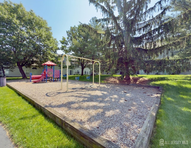 67 Nova Dr, Piscataway, NJ 08854 - community play area featuring a yard
