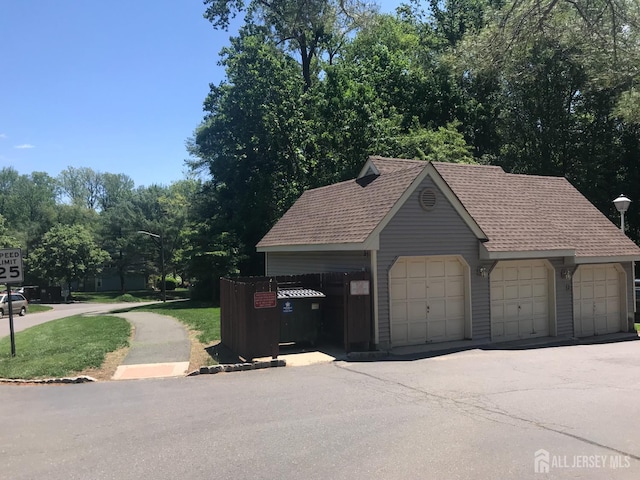 1014 Hemlock Ct, South Brunswick, NJ 08852 - view of garage