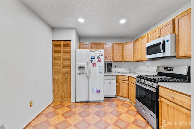 251 Kempsey Dr, North Brunswick, NJ 08902 - photo 7