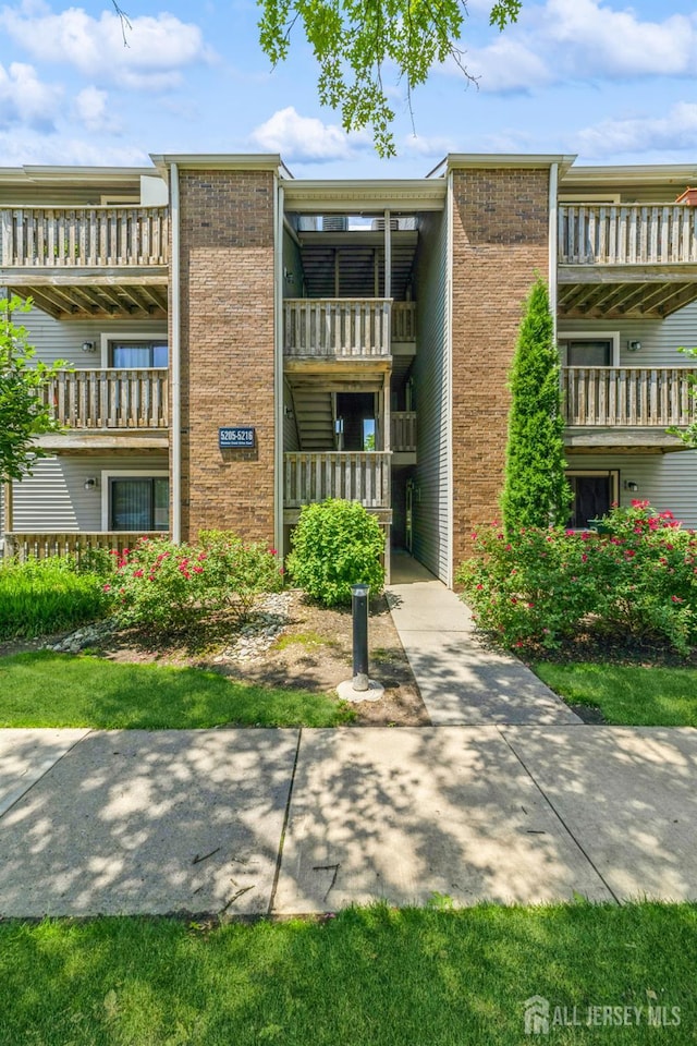 5208 Ravens Crest Dr, Plainsboro, NJ 08536 - photo 1