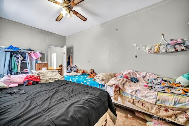 bedroom with ceiling fan