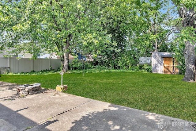 230 Creek Rd, Keansburg, NJ 07734 - view of yard with a patio area