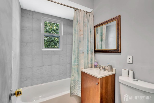 230 Creek Rd, Keansburg, NJ 07734 - bathroom with toilet, vanity, and shower / tub combo