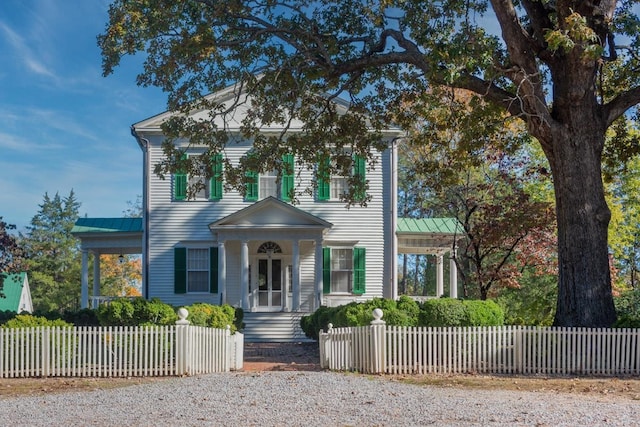 view of front of house featuring a porch