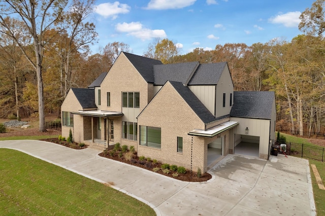 view of front of house featuring a garage