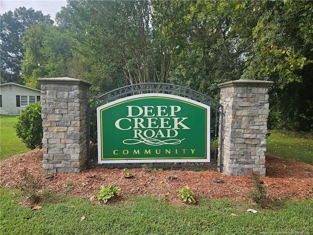 Listing photo 2 for 926 Deep Creek Rd, Fayetteville NC 28312