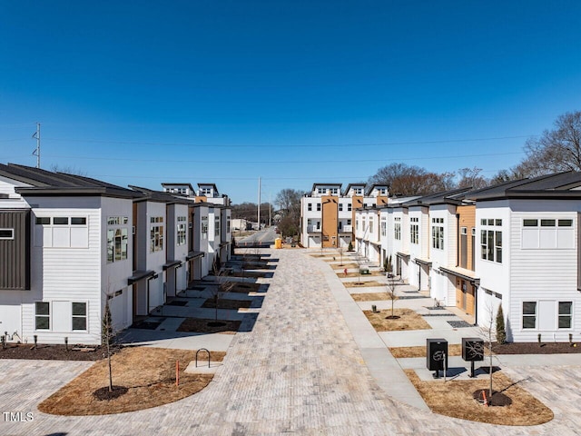 view of property's community featuring a residential view