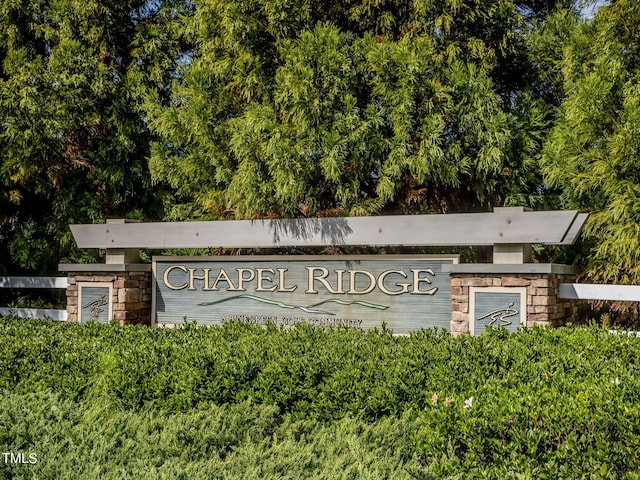 view of community / neighborhood sign