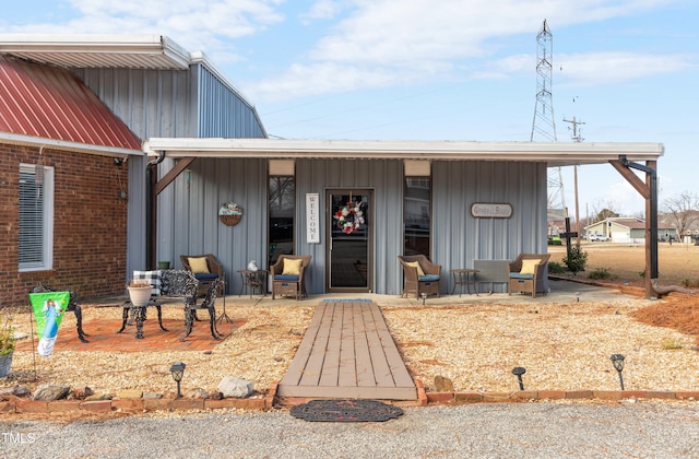 view of front of house with a patio