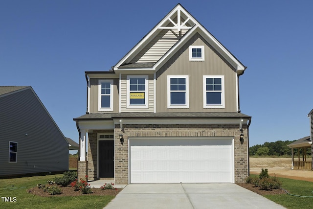 craftsman house featuring a garage