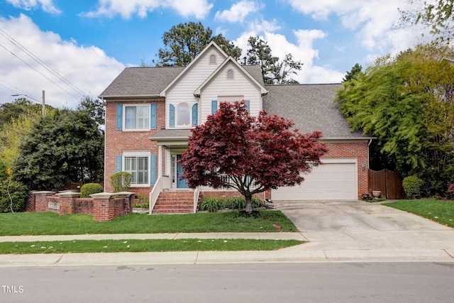 view of front of property featuring a front yard