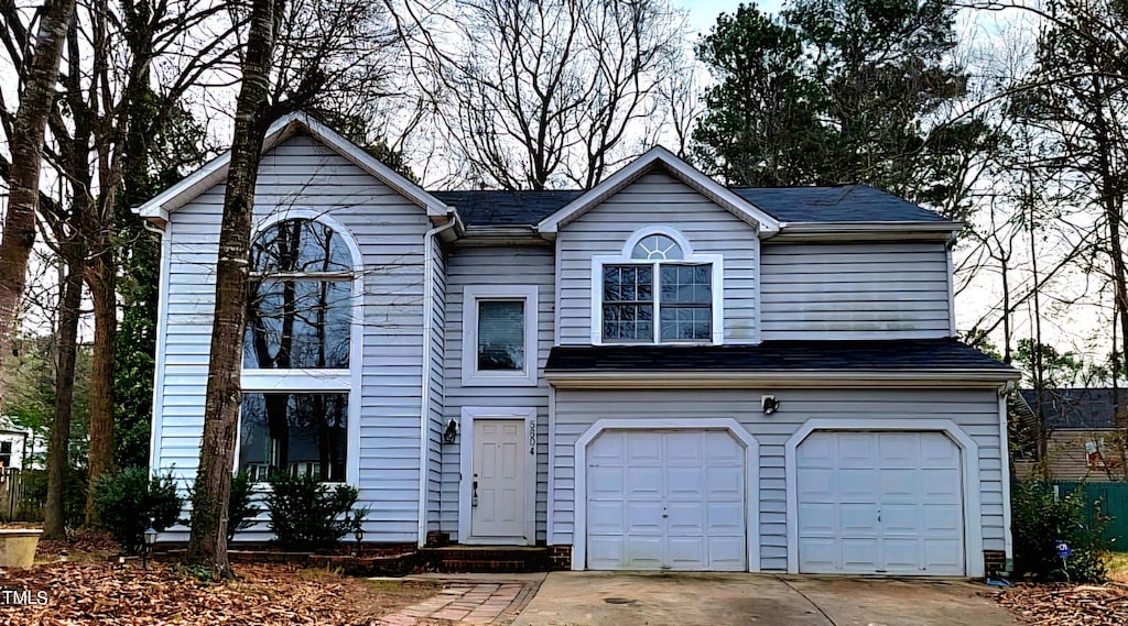 view of front facade with a garage