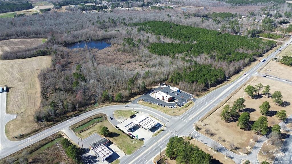 Dawn Dr, Lumberton, NC 28360 - photo 3