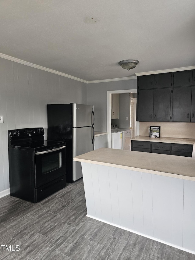 910 Marshall St, Roanoke Rapids, NC 27870 - kitchen featuring electric range, hardwood / wood-style flooring, crown molding, and stainless steel fridge