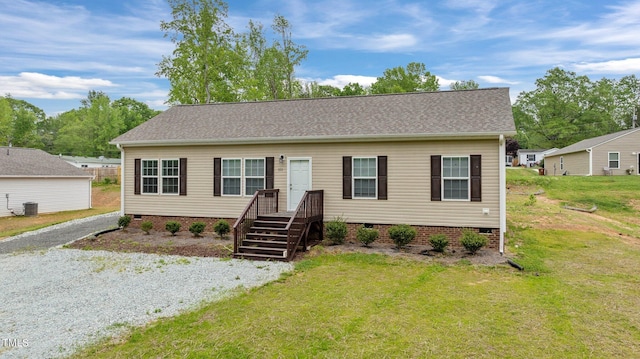 view of front of house with a front lawn