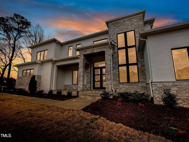 view of front of house with stucco siding