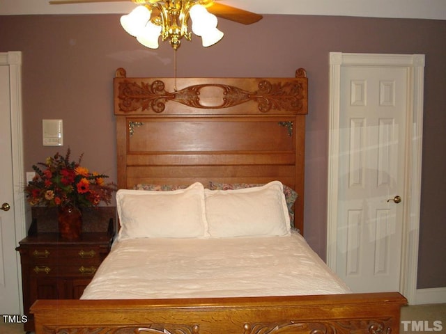 bedroom featuring ceiling fan