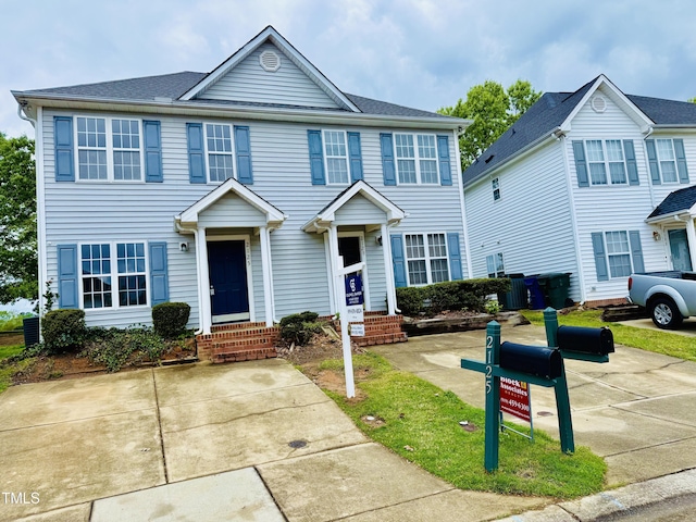 view of front of property