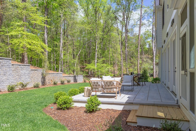 view of yard with an outdoor living space