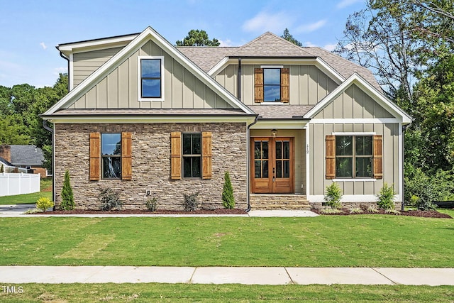 view of front facade with a front lawn