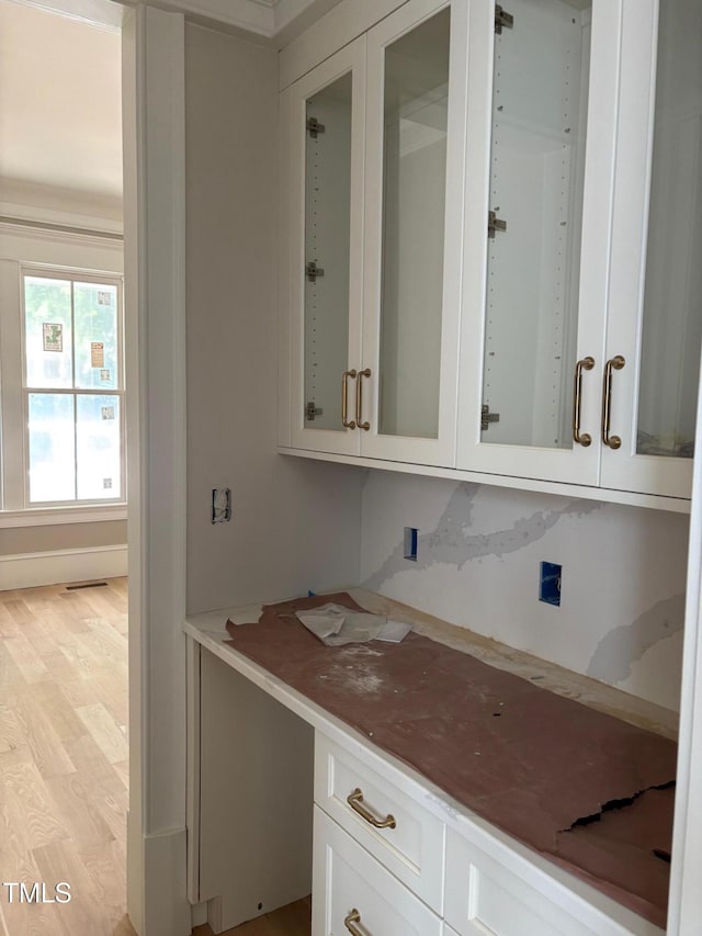 8305 Society Pl, Raleigh, NC 27615 - bar featuring light wood-style floors