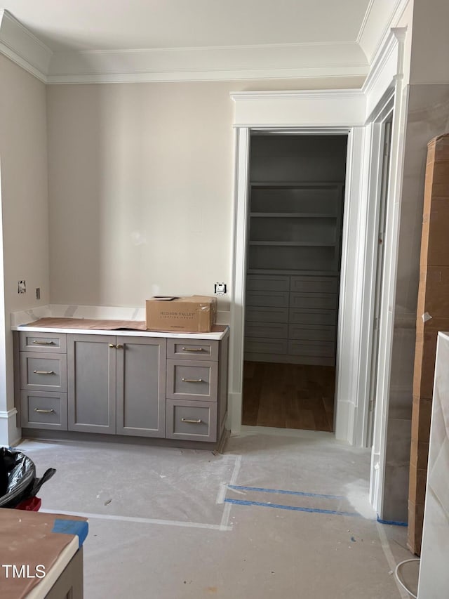 8305 Society Pl, Raleigh, NC 27615 - bathroom featuring crown molding