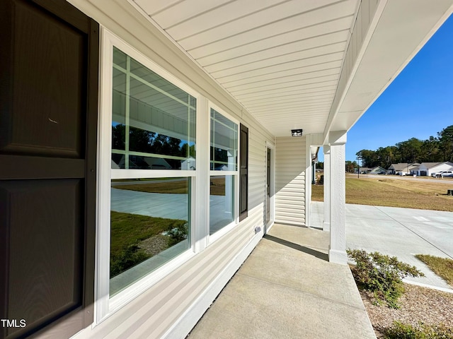 view of patio / terrace with covered porch