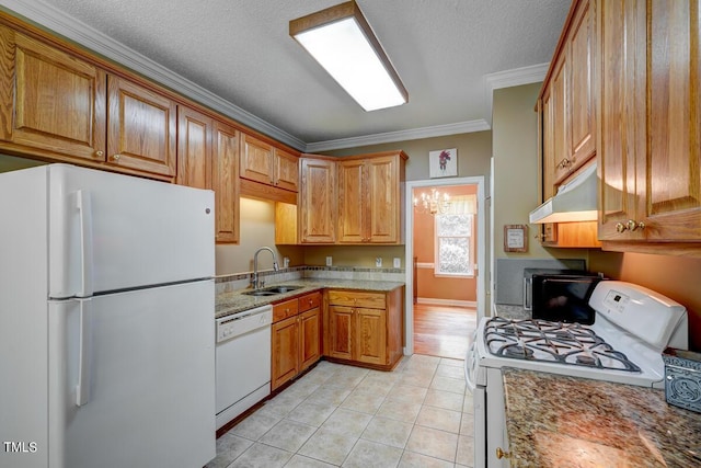 kitchen with sink, an inviting chandelier, white appliances, light tile patterned flooring, and ornamental molding