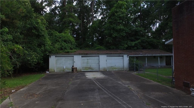 view of detached garage