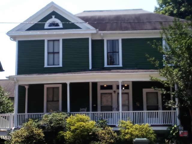 view of front facade with covered porch