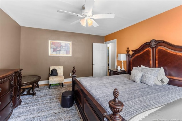 bedroom with ceiling fan