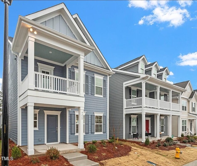 view of front of house featuring covered porch